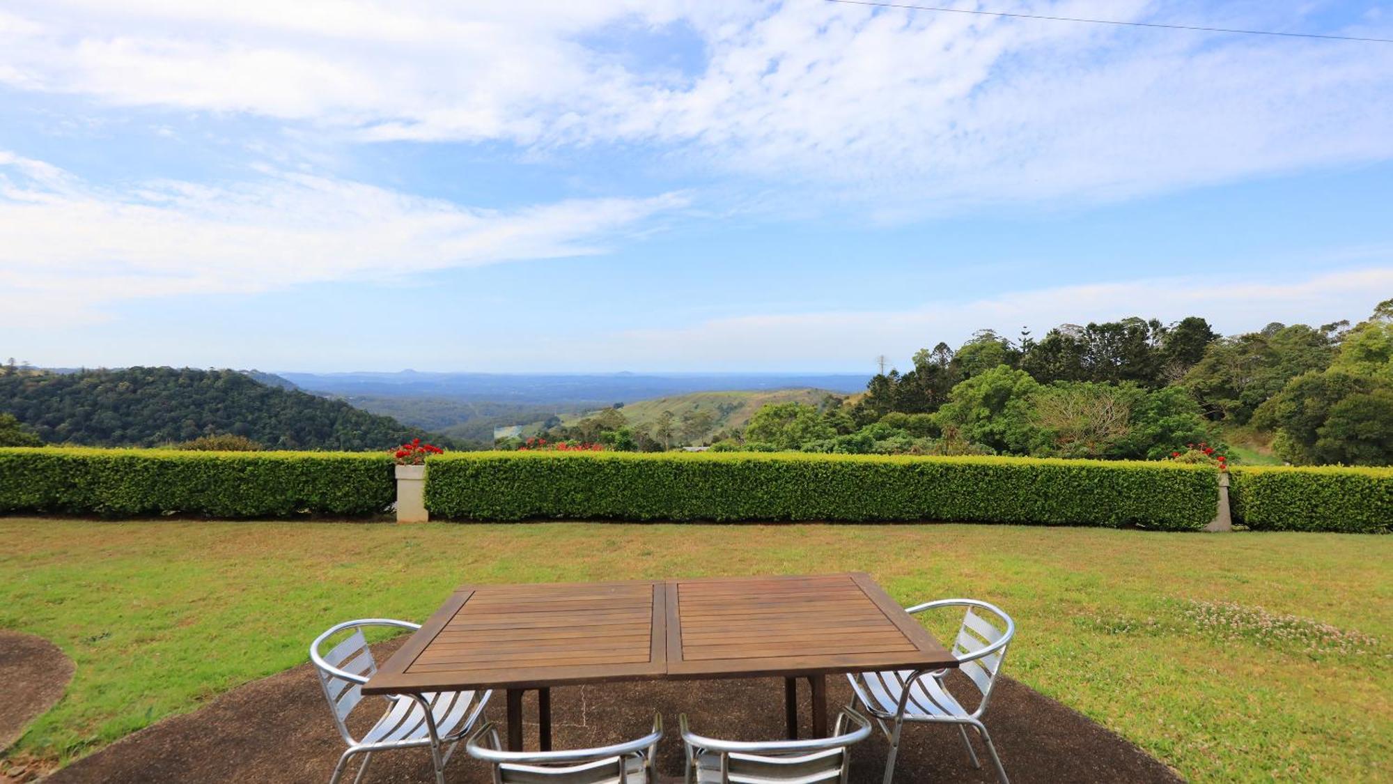 Maleny Views Motel Exterior photo